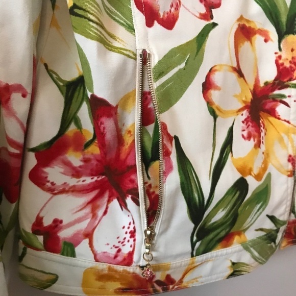 St John Sports Marie Gray Floral Tropical Jacket - Picture 11 of 14